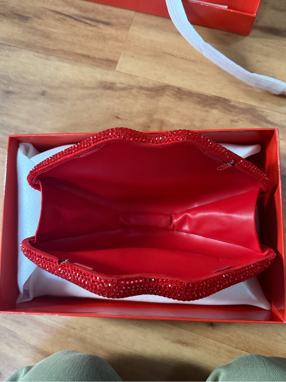 Simon Miller Red Crystal Lip Clutch - Picture 3 of 6